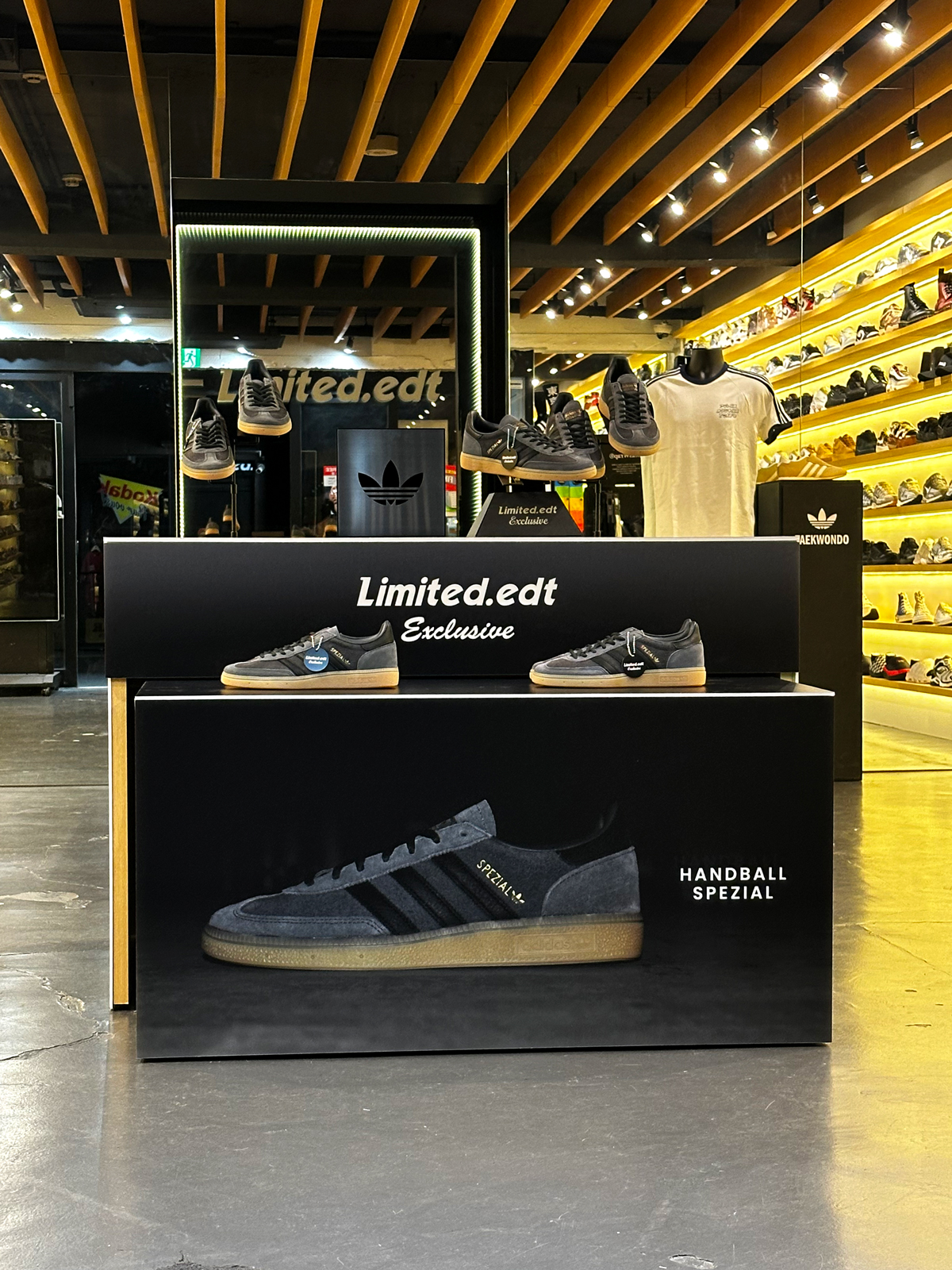 https://limitededt.itembox.design/item/assets/img/lp/adidas_hs_260306/260306_01.jpg?t=20260306195212